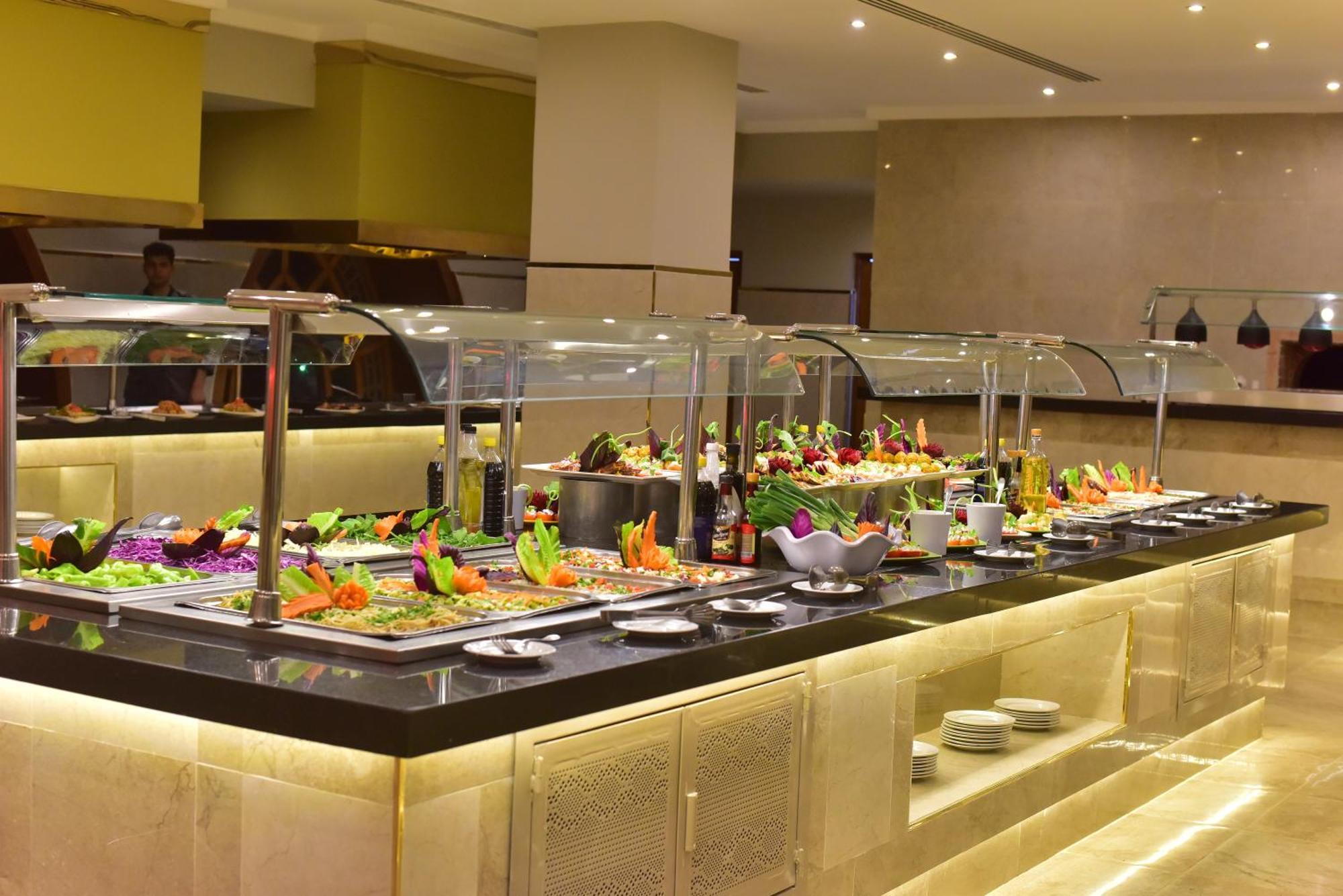 The Grand Hotel Sharm El Sheikh Exteriér fotografie A salad bar